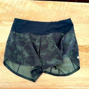 Lululemon camo size 4 Speed up Shorts wore twice too big for me